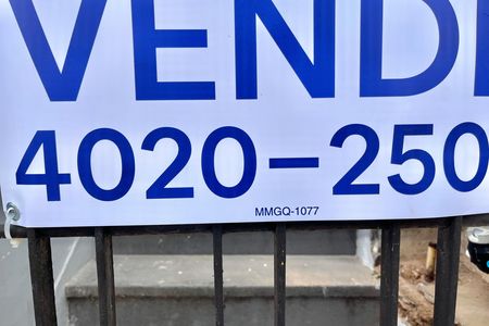 Plaquinha instalada de casa à venda com 3 quartos, 116m² em Parque Jabaquara, São Paulo