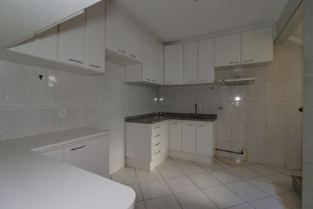 Apartamento para alugar com 140m², 2 quartos e 2 vagasCozinha