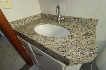 Apartamento para alugar com 140m², 2 quartos e 2 vagasBanheiro da Suíte - Pia