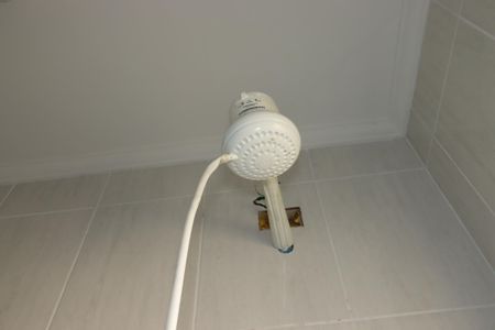 Apartamento para alugar com 140m², 2 quartos e 2 vagasBanheiro da Suíte - Chuveiro