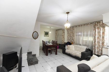 Casa à venda com 150m², 2 quartos e 2 vagasSala 
