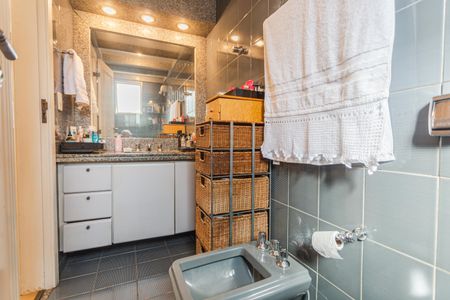Apartamento à venda com 160m², 3 quartos e 2 vagas Apartamento à venda com 160m², 3 quartos e 2 vagasBanheiro da Suíte