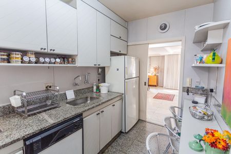 Apartamento à venda com 160m², 3 quartos e 2 vagas Apartamento à venda com 160m², 3 quartos e 2 vagasCozinha