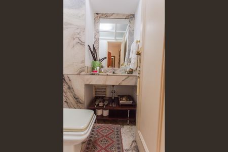 Apartamento à venda com 160m², 3 quartos e 2 vagas Apartamento à venda com 160m², 3 quartos e 2 vagasLavabo na Sala