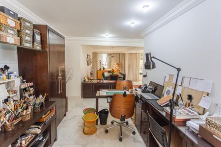 Apartamento à venda com 160m², 3 quartos e 2 vagas Apartamento à venda com 160m², 3 quartos e 2 vagasAteliê/Escritório