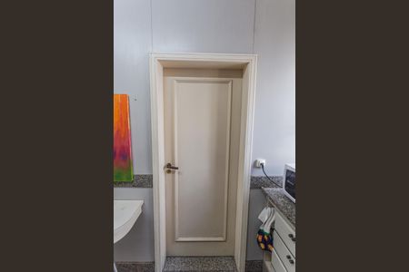 Apartamento à venda com 160m², 3 quartos e 2 vagas Apartamento à venda com 160m², 3 quartos e 2 vagasÁrea de Serviço/Quarto de Serviço/Banheiro de Serviço