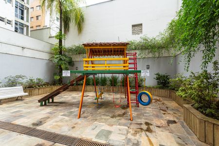 Apartamento à venda com 160m², 3 quartos e 2 vagas Apartamento à venda com 160m², 3 quartos e 2 vagasÁrea comum - Playground