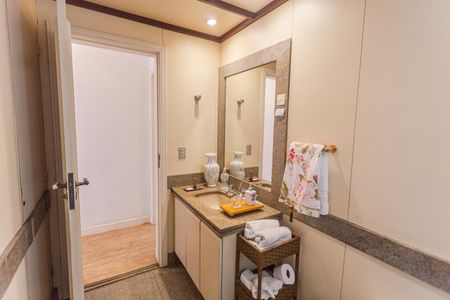 Apartamento à venda com 160m², 3 quartos e 2 vagas Apartamento à venda com 160m², 3 quartos e 2 vagasBanheiro Social