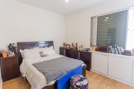 Apartamento à venda com 160m², 3 quartos e 2 vagas Apartamento à venda com 160m², 3 quartos e 2 vagasSuíte