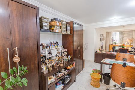 Apartamento à venda com 160m², 3 quartos e 2 vagas Apartamento à venda com 160m², 3 quartos e 2 vagasAteliê/Escritório