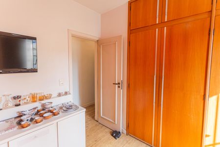 Apartamento à venda com 160m², 3 quartos e 2 vagas Apartamento à venda com 160m², 3 quartos e 2 vagasQuarto 2