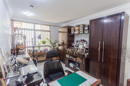 Apartamento à venda com 160m², 3 quartos e 2 vagas Apartamento à venda com 160m², 3 quartos e 2 vagasAteliê/Escritório