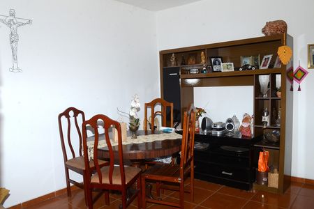 Casa à venda com 428m², 3 quartos e 3 vagasSala