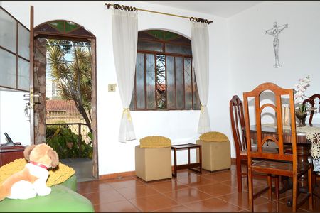 Sala de casa à venda com 3 quartos, 428m² em Goiânia, Belo Horizonte