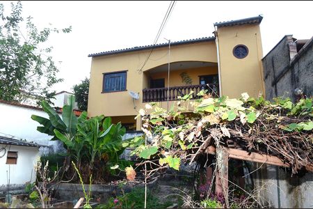 Casa à venda com 428m², 3 quartos e 3 vagasCasa 1
