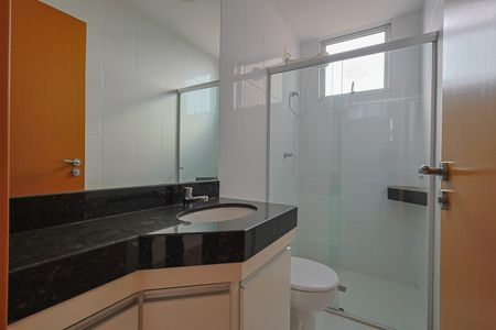 Apartamento à venda com 76m², 3 quartos e 2 vagas Apartamento à venda com 76m², 3 quartos e 2 vagasBanheiro social