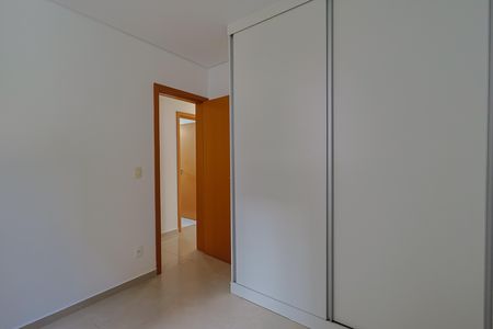 Apartamento à venda com 76m², 3 quartos e 2 vagas Apartamento à venda com 76m², 3 quartos e 2 vagasQuarto 2