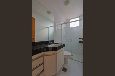 Apartamento à venda com 76m², 3 quartos e 2 vagas Apartamento à venda com 76m², 3 quartos e 2 vagasBanheiro social