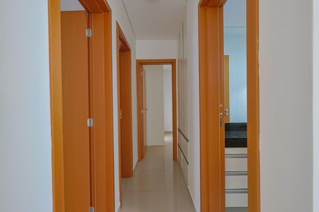 Apartamento à venda com 76m², 3 quartos e 2 vagas Apartamento à venda com 76m², 3 quartos e 2 vagasCorredor
