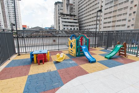 Apartamento à venda com 48m², 2 quartos e 1 vaga Apartamento à venda com 48m², 2 quartos e 1 vagaÁrea comum - Playground