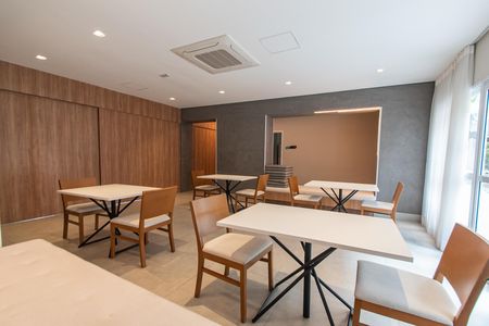 Apartamento à venda com 48m², 2 quartos e 1 vaga Apartamento à venda com 48m², 2 quartos e 1 vagaÁrea comum - Salão de festas