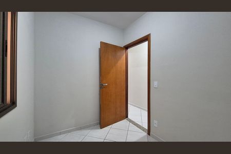 Apartamento para alugar com 80m², 3 quartos e 2 vagas Apartamento para alugar com 80m², 3 quartos e 2 vagasQuarto
