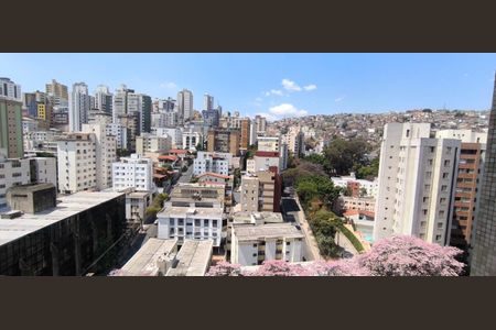 Apartamento à venda com 3 quartos, 75m² em Santa Lúcia, Belo Horizonte