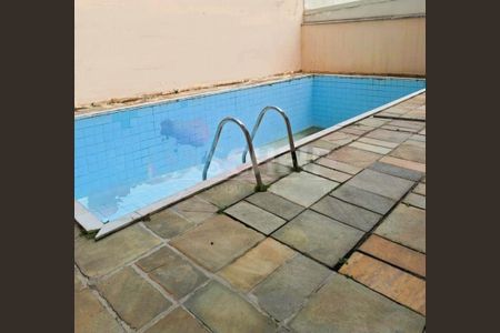 Casa à venda com 4 quartos, 304m² em Canindé, São Paulo