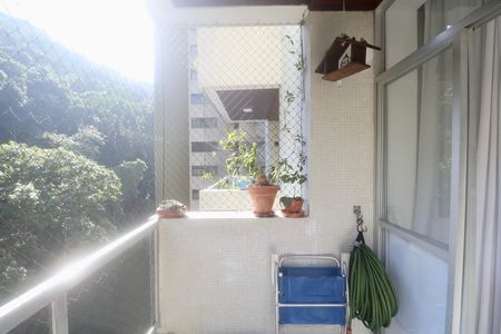 Apartamento para alugar com 174m², 3 quartos e 2 vagas Apartamento para alugar com 174m², 3 quartos e 2 vagasVaranda