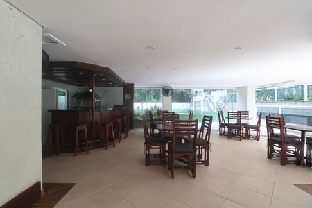 Apartamento para alugar com 174m², 3 quartos e 2 vagas Apartamento para alugar com 174m², 3 quartos e 2 vagasÁrea comum
