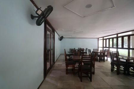 Apartamento para alugar com 174m², 3 quartos e 2 vagas Apartamento para alugar com 174m², 3 quartos e 2 vagasÁrea comum