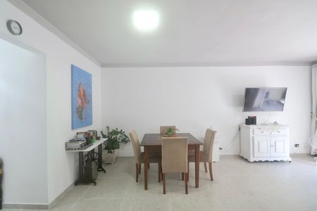 Apartamento para alugar com 174m², 3 quartos e 2 vagas Apartamento para alugar com 174m², 3 quartos e 2 vagasSala