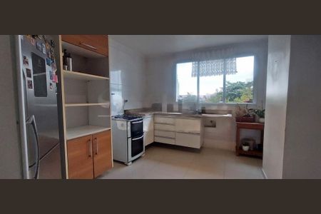 Casa à venda com 3 quartos, 201m² em Vila Alexandria, São Paulo