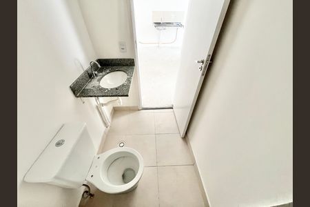 Banheiro de apartamento à venda com 2 quartos, 56m² em Parada Inglesa, São Paulo