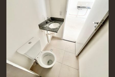 Banheiro de apartamento à venda com 2 quartos, 56m² em Parada Inglesa, São Paulo