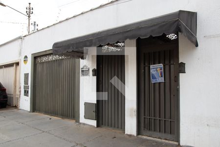 Fachada de casa à venda com 6 quartos, 390m² em Jardim da Luz, Goiânia
