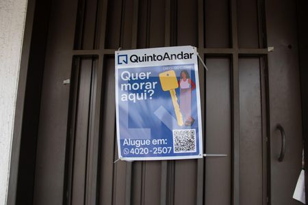 Casa à venda com 390m², 6 quartos e 4 vagas Casa à venda com 390m², 6 quartos e 4 vagasPlaquinha