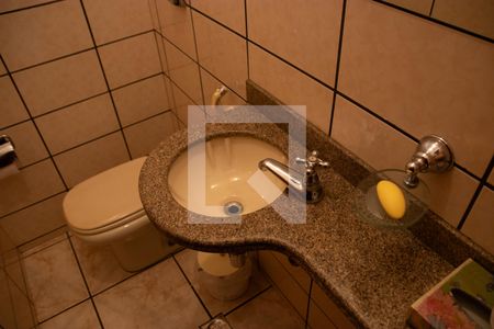 Casa à venda com 390m², 6 quartos e 4 vagas Casa à venda com 390m², 6 quartos e 4 vagasBanheiro