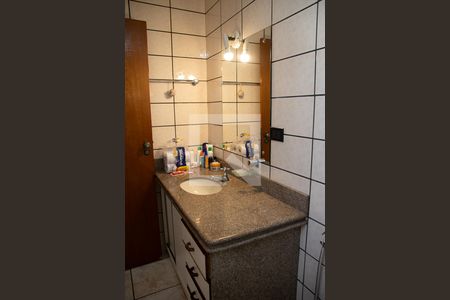 Casa à venda com 390m², 6 quartos e 4 vagas Casa à venda com 390m², 6 quartos e 4 vagasBanheiro da Suíte 1
