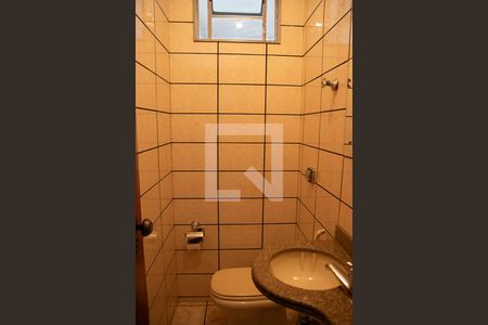 Casa à venda com 390m², 6 quartos e 4 vagas Casa à venda com 390m², 6 quartos e 4 vagasBanheiro