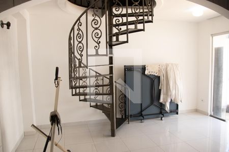Casa à venda com 390m², 6 quartos e 4 vagas Casa à venda com 390m², 6 quartos e 4 vagasSala 02