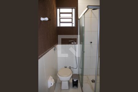 Casa à venda com 390m², 6 quartos e 4 vagas Casa à venda com 390m², 6 quartos e 4 vagasBanheiro 05