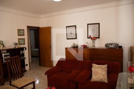 Casa à venda com 390m², 6 quartos e 4 vagas Casa à venda com 390m², 6 quartos e 4 vagasSala