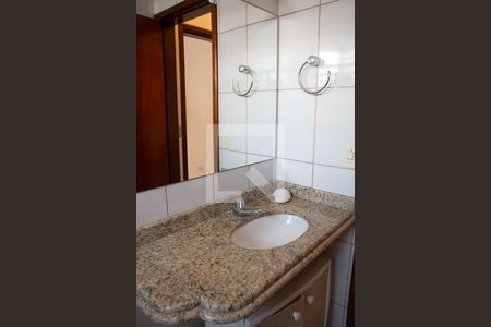 Casa à venda com 390m², 6 quartos e 4 vagas Casa à venda com 390m², 6 quartos e 4 vagasBanheiro da Suíte 3