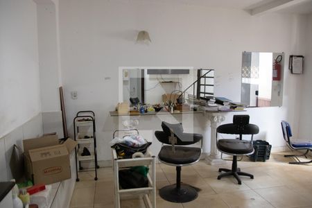 Casa à venda com 390m², 6 quartos e 4 vagas Casa à venda com 390m², 6 quartos e 4 vagasOutros