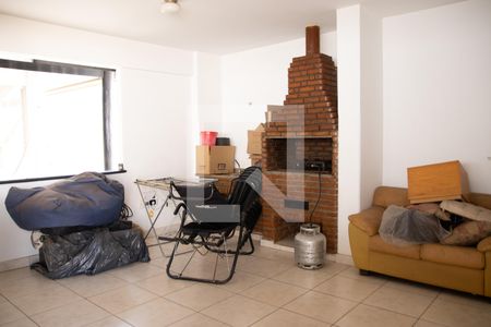 Casa à venda com 390m², 6 quartos e 4 vagas Casa à venda com 390m², 6 quartos e 4 vagasQuintal