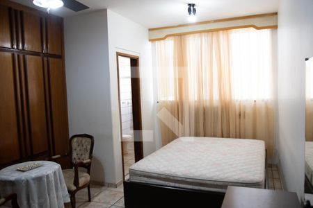 Suíte 01 de casa à venda com 6 quartos, 390m² em Jardim da Luz, Goiânia