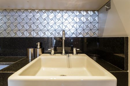 Banheiro de kitnet/studio para alugar com 1 quarto, 46m² em Vila Olímpia, São Paulo