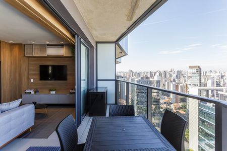 Studio para alugar com 46m², 1 quarto e 1 vaga Studio para alugar com 46m², 1 quarto e 1 vagaVaranda