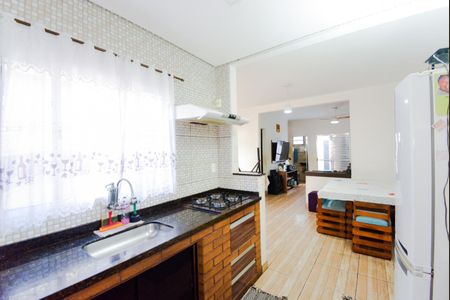 Casa para alugar com 125m², 2 quartos e 2 vagasCozinha